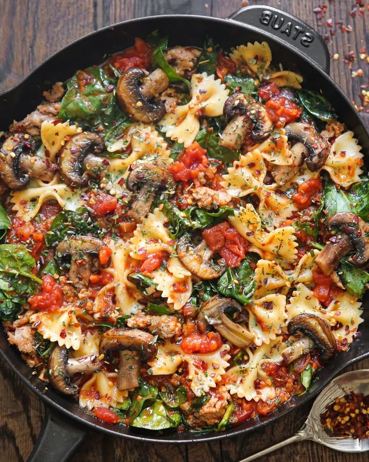 30-minute Italian Sausage Pasta with Spinach, Mushrooms, and Marinara Sauce. DAIRY-FREE no cream, no cheese. finished