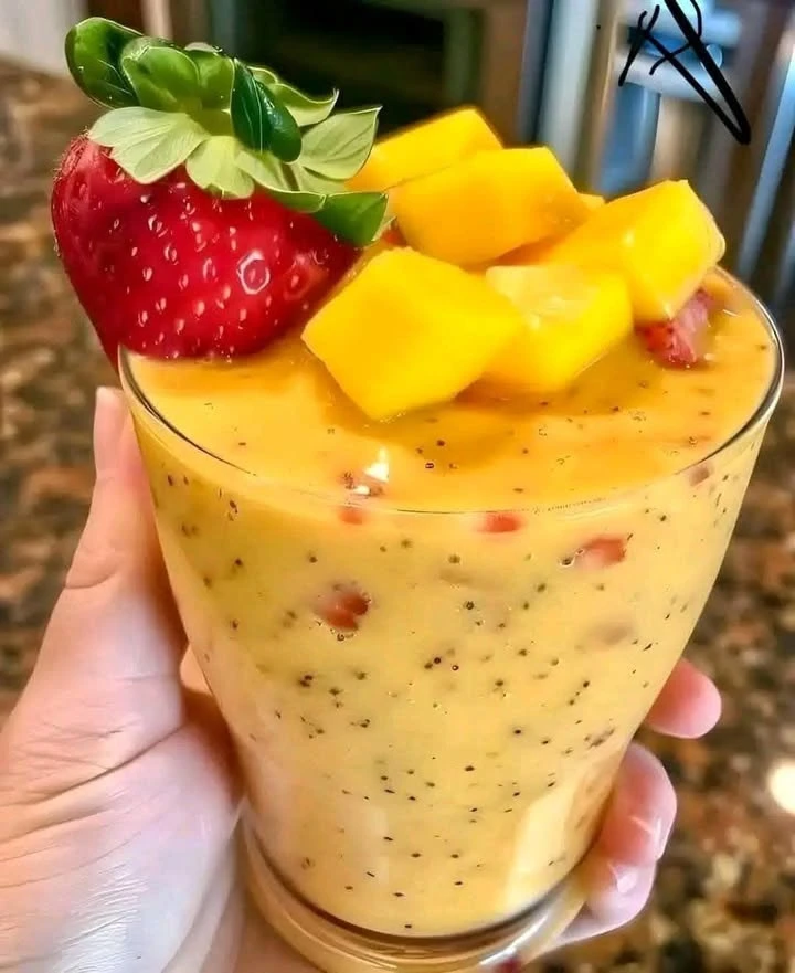 Tropical Strawberry Mango Smoothie finished