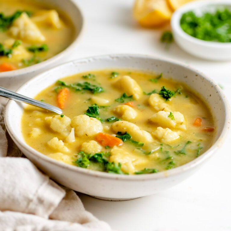 Kale and Cauliflower Soup Recipe