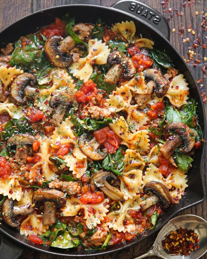 30-minute Italian Sausage Pasta with Spinach, Mushrooms, and Marinara Sauce finished