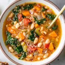 Kale, Quinoa & White Bean Soup Recipe