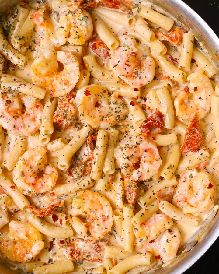 Mozzarella Shrimp Penne Pasta with Sun-Dried Tomato Sauce