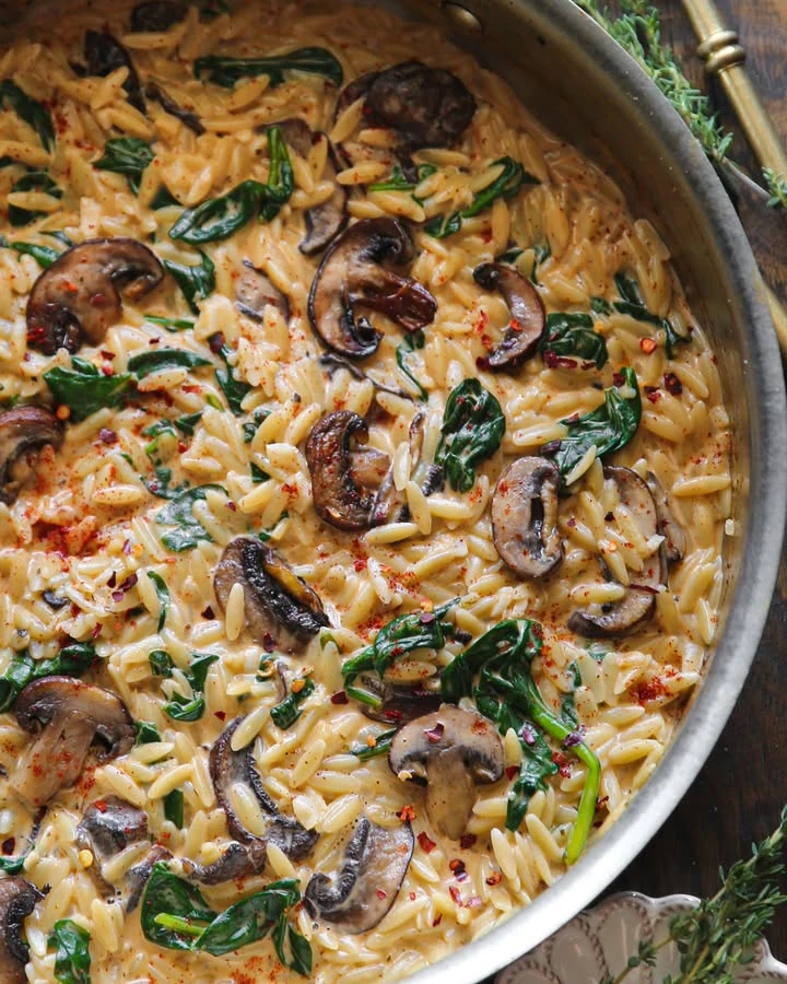 Spinach and Mushroom Orzo in a Creamy Garlic and Smoked Paprika Sauce. 30 MINUTE ONE-PAN MEATLESS MAIN or SIDE DISH. finished