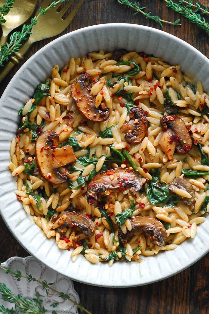 Spinach and Mushroom Orzo in Creamy Garlic Sauce Recipe
